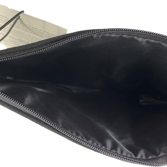 Donna Karan Cosmetic  Case Cashmere Mist Collection - Black

SOLD - Picture 4 of 4